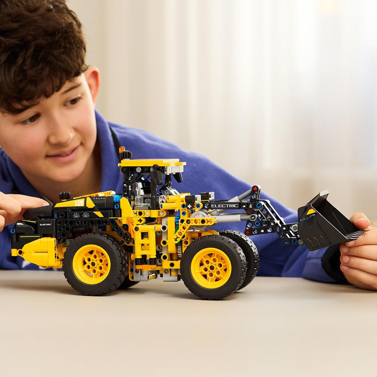 LEGO Technic 42209 Pala gommata Volvo L120 Electric